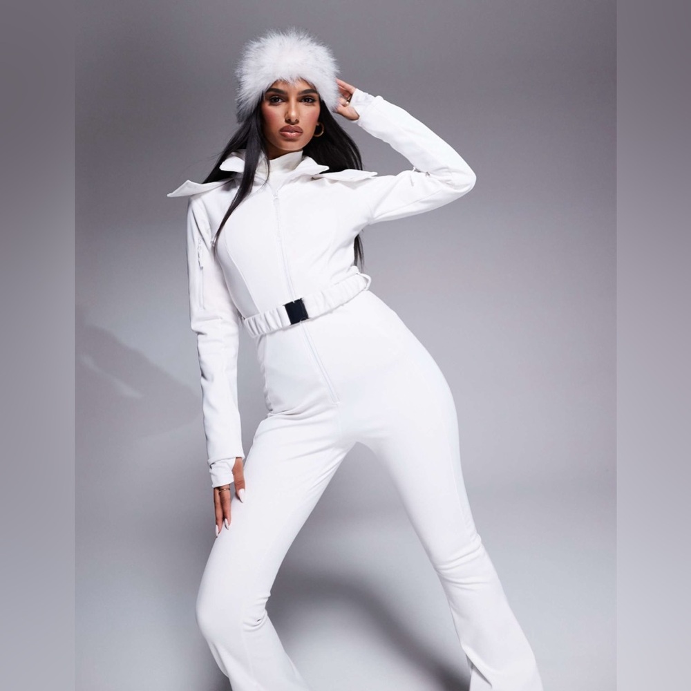 ASOS 4505 Ski belted ski suit with slim kick leg faux fur hood white Size 2 Nwt